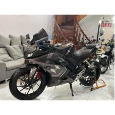 Yamaha R15 v3 màu đỏ đen lên tem trùm giá 5X triệu